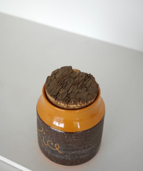 Canister
