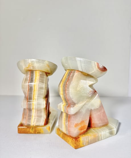 Bookends -L-