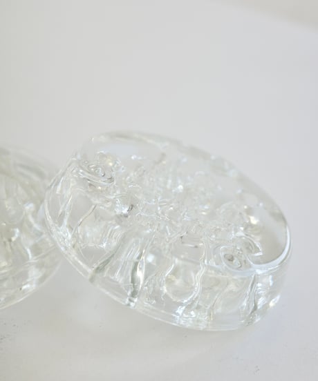 Pinholder (C)