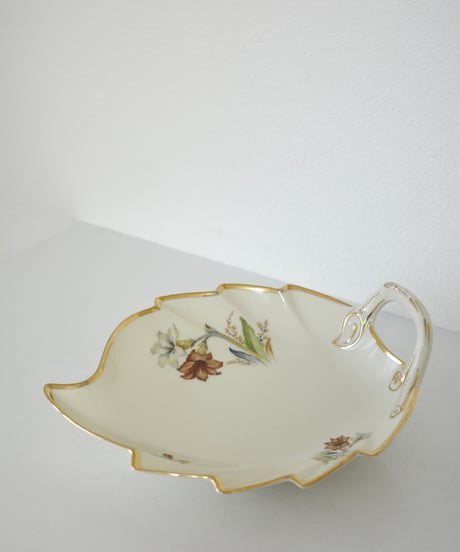 Tray
