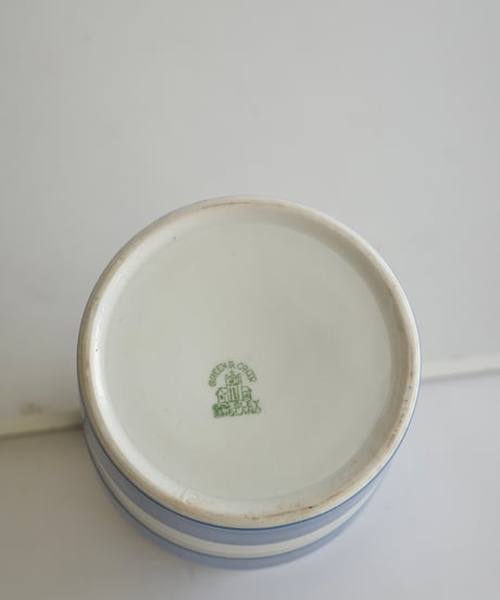 Canister