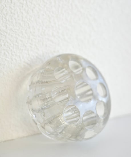Pinholder (B)