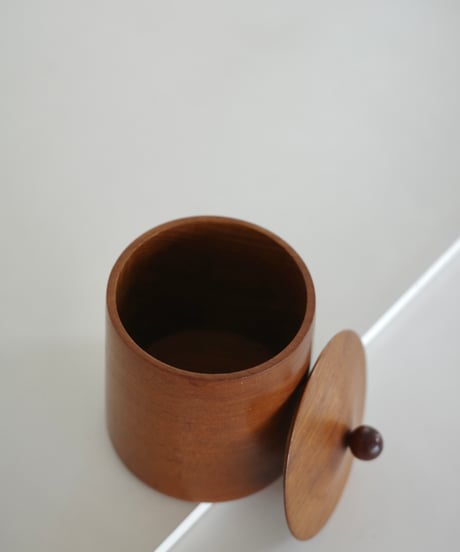 Canister