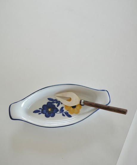 Tray
