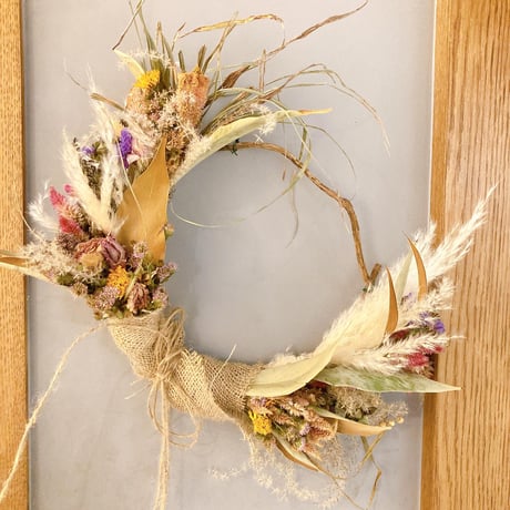 蔓のリース❣️レトロ感❣️ホワイトスターチス ☘️大きめエレガント  