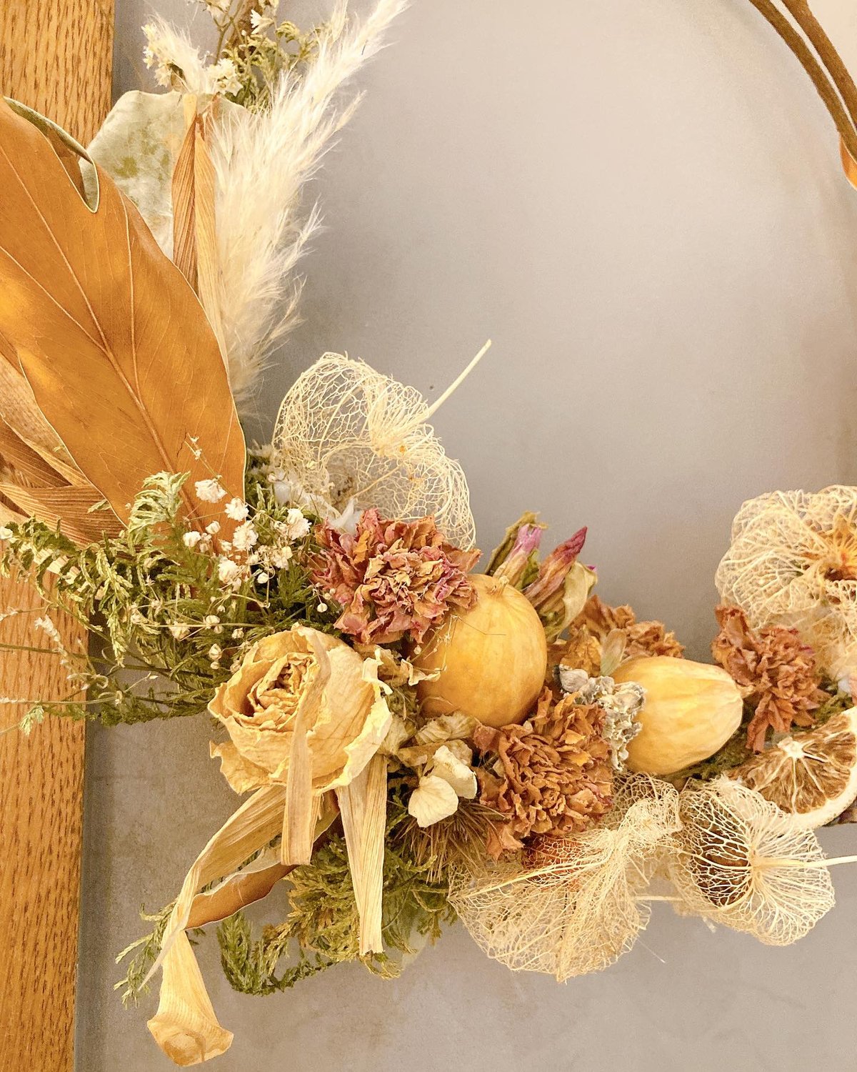 大きめ　実ものと秋の森のリース　キンポウジュ　パンパスグラス　グレビレア 大きめ 実ものと秋の森のリース キンポウジュ パンパスグラス