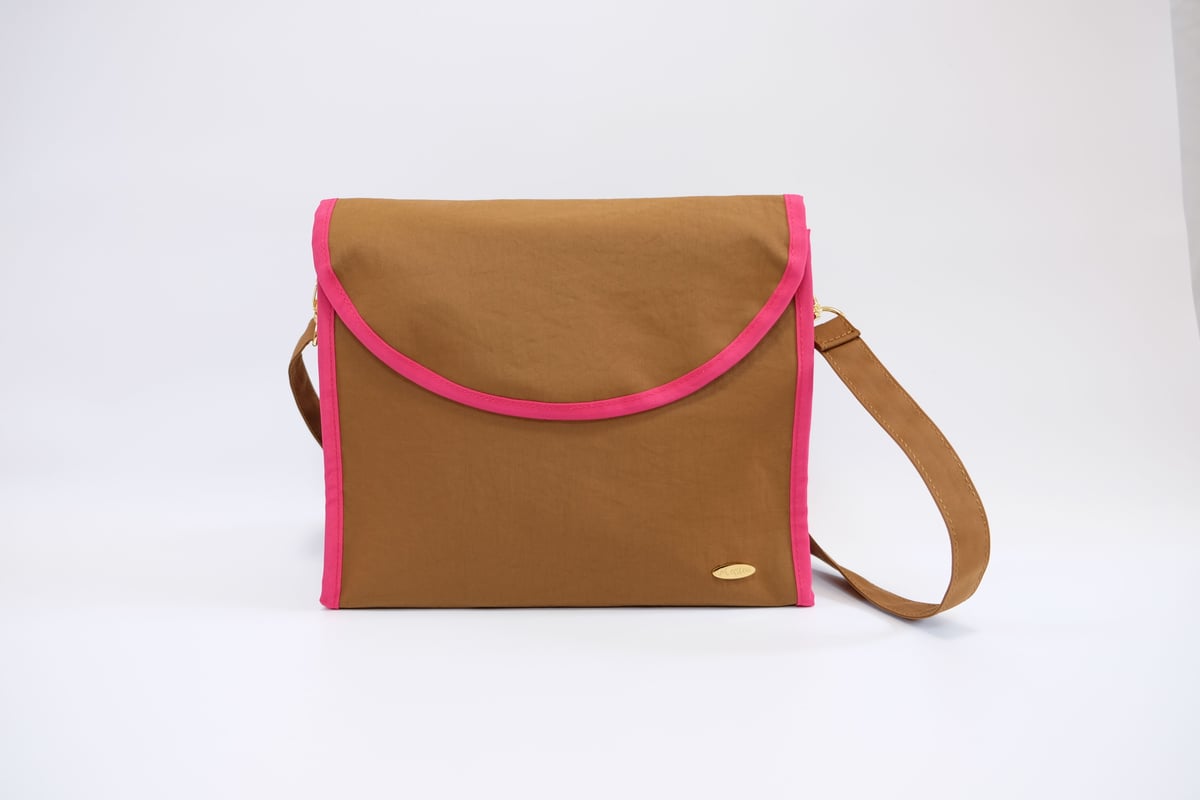 バイカラー ショルダーバッグ 蜂刺繍付き バイカラー ショルダーバッグ 蜂刺繍付き