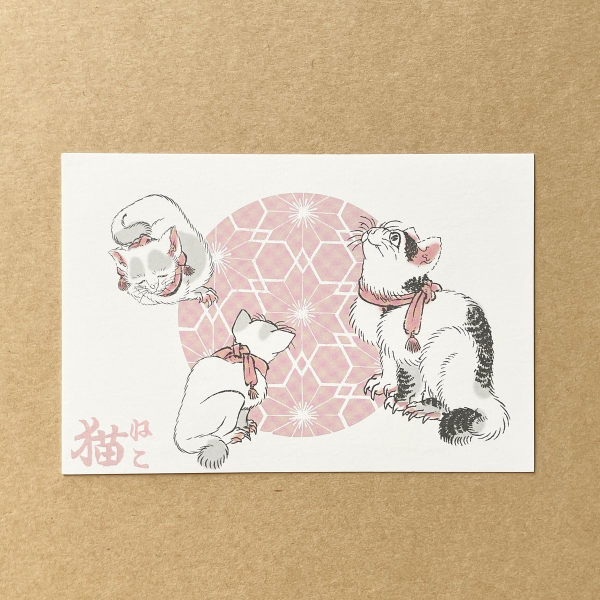【⚠️まみ】座り猫　葛飾北斎浮世絵セット（傘、畳、毛氈、金屏風、薬石台付き） 葛飾北斎『新形小紋帳』×動物 オリジナルはがきセット | THE