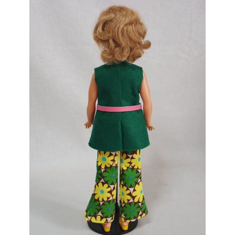 タミーちゃん、お人形と衣装 タミーちゃんとお洋服 タミーちゃん、人形と衣装 赤いお洋服のタミー