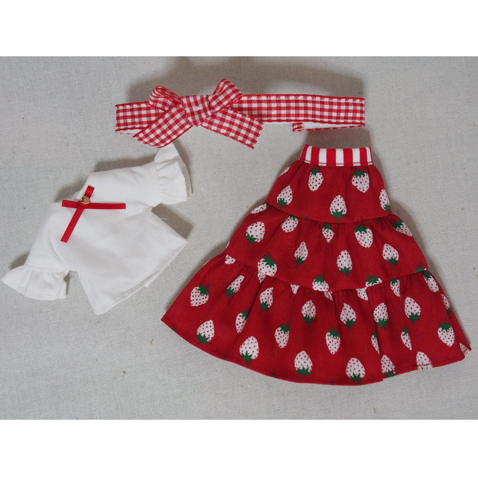ネオブライス/リカちゃんサイズ◇ハンドメイドお洋服セット いちご狩り
