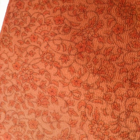 【正絹　洗い済】丹色×肌色の小花模様のちりめん生地　約36.5×50～150ｃｍ　はぎれ　和布　古布