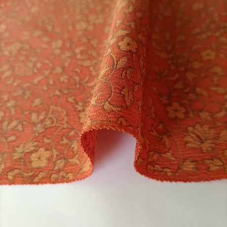 【正絹　洗い済】丹色×肌色の小花模様のちりめん生地　約36.5×50～150ｃｍ　はぎれ　和布　古布