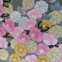 【正絹　洗い済】緑地に椿や菊など花々の生地C　約36×59ｃｍ　はぎれ　和布　古布