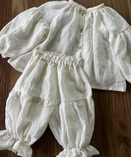 【予約】Voluminous linen costume