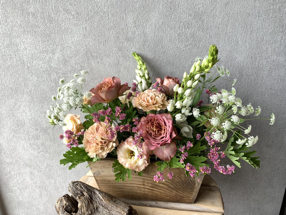 本物フラワーブローチ オーキッド ☆ケース付き☆ シンガポール オーキッド ／ オーキッド