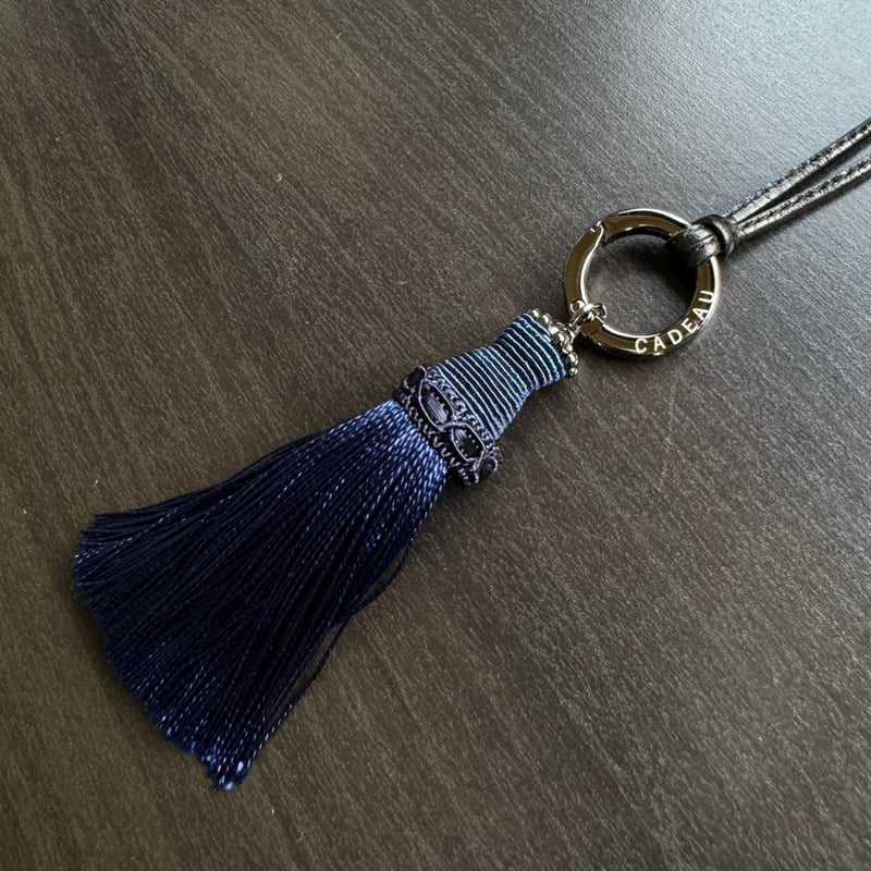 ハンドメイド青タッセルキーホルダー　093001 楽天市場】タッセル チャーム ブルーの通販