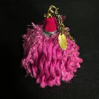 BONタッセルチャーム(マゼンダピンク)