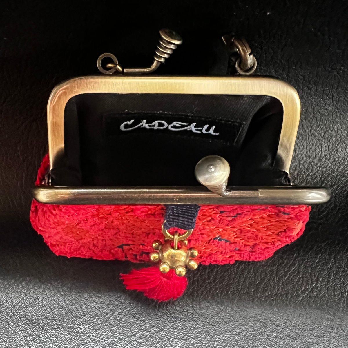 バッグチャーム隠れ龍赤 | CADEAU-kyoto(カドゥ キョウト バッグチャーム隠れ龍赤 | CADEAU-kyoto(カドゥ キョウト