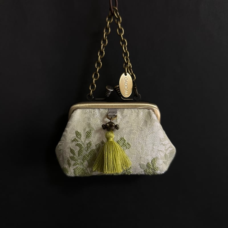 CADEAU 京都 京都カドゥ ホワイトタッセルショルダーバッグ