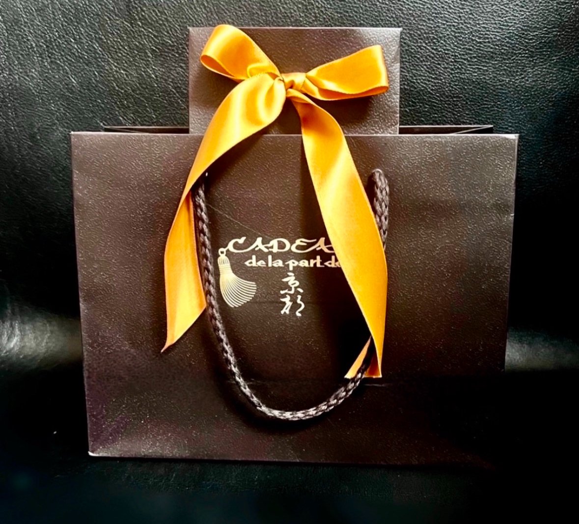 2025発売ラベンダーチャーム 2025年ラッキーカラーラベンダーBONタッセルチャーム | CADEAU-kyoto