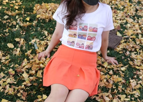 "タ・モー・アウ 〜 同じ空の下で" Tシャツ (白) / "Under the same sky" T-shirt (White)