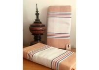 ဝါချည်အနံကြီိးစောင် / Handwoven cotton blanket