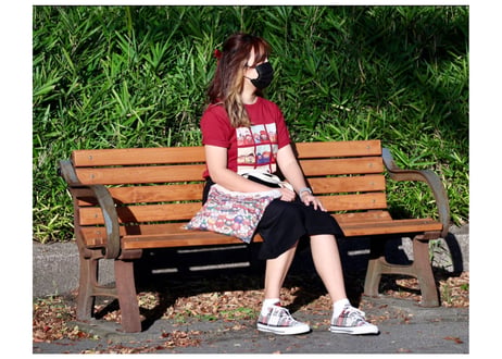 "タ・モー・アウ 〜 同じ空の下で" Tシャツ (バーガンディ) / "Under the same sky" T-shirt (Dark Red)