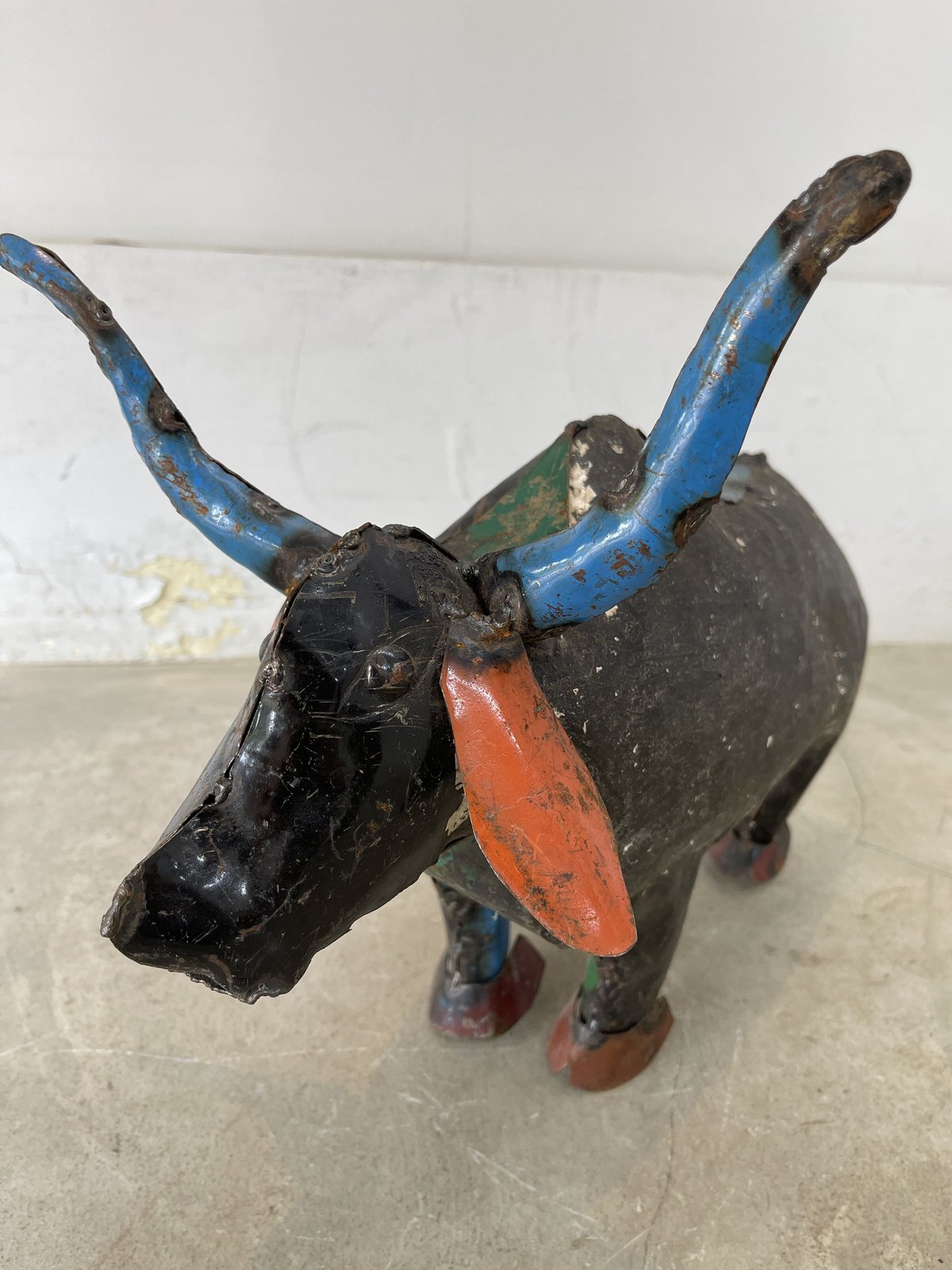 ★SALE★　インド　ベルメタル　牛の座像 RECYCLE METAL BULL -1 | FOUR CORNERS