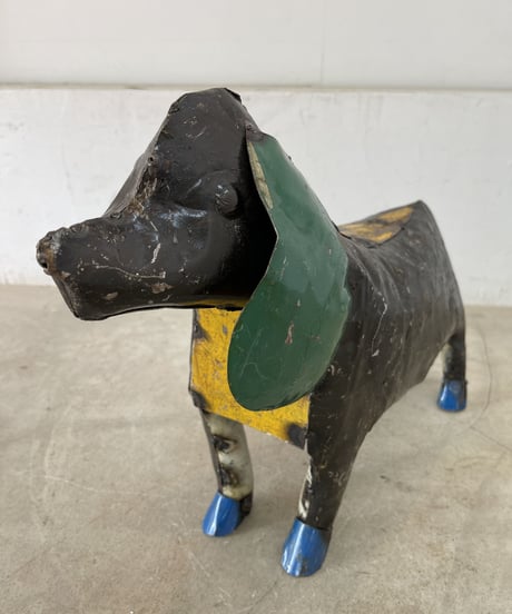 RECYCLE METAL    DOG