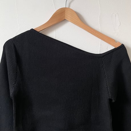 asymmetry neck rib knit / black