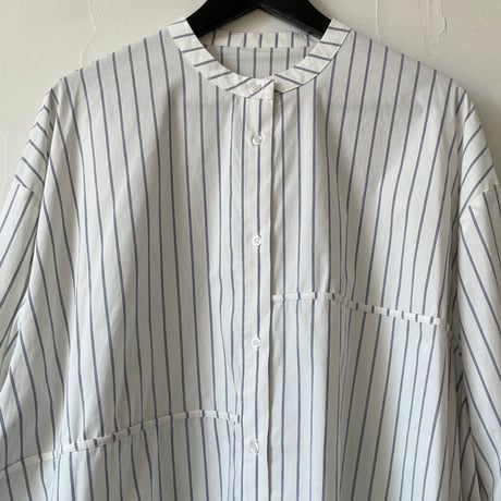 stripe stretch shirt / white × navy stripe