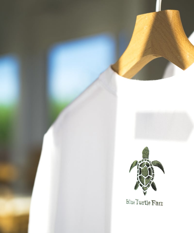 Blue Turtle Farm オリジナル白Tシャツ with ロゴ刺繍 | Blue Tu