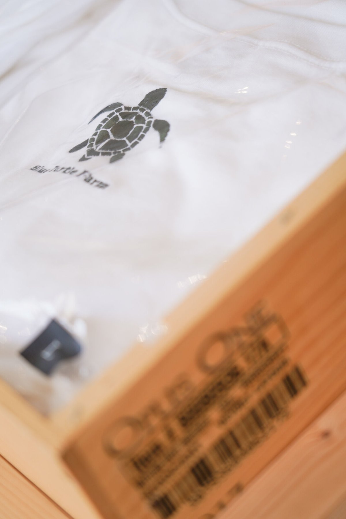 Blue Turtle Farm オリジナル白Tシャツ Size XS～L with ロゴ刺繍...