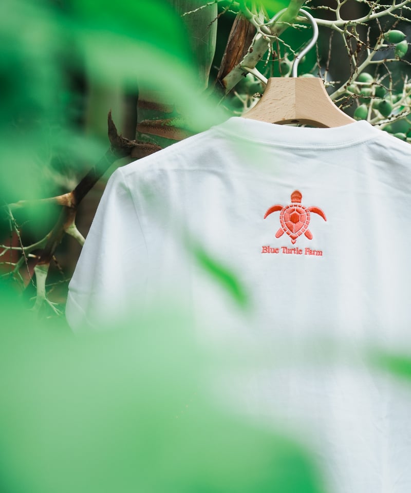 Blue Turtle Farm オリジナル白Tシャツ with ロゴ刺繍 | Blue Tu