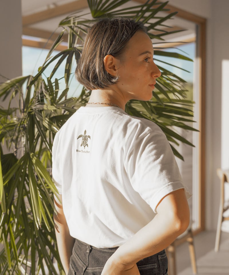 ホワイト模様入りポリエステルTシャツ 白無地ポケットTシャツ－光沢・高級感・ハリのある綿Tシャツ