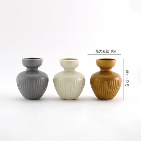 花束を活けたくなるフラワーベース