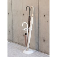 かさのかたちの傘立て