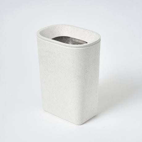 Trash can