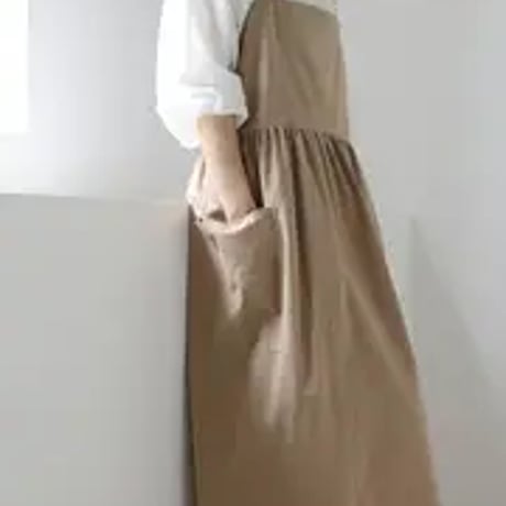 ワンピースのようなふんわりエプロン