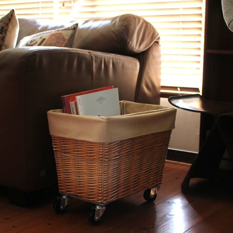 WILLOW LAUNDRY BASKET with CASTER 28L