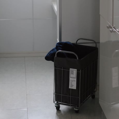 WIRE ARTS＆PRO FOLDING LAUNDRY BASKET with CASTER 28L SLIM / ランドリーバスケット