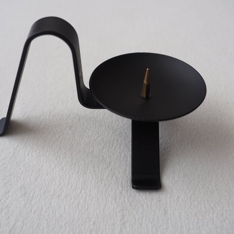 音符のようなろうそく台