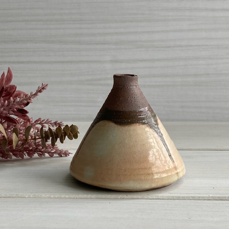 ミニ花入・一輪刺（円錐・掛分） | 萩焼 窯元 緑栄窯 Ryokuei