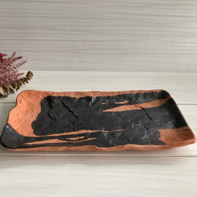 長角皿（黒釉流しかけ） | 萩焼 窯元 緑栄窯 Ryokuei-オンラインショップ-