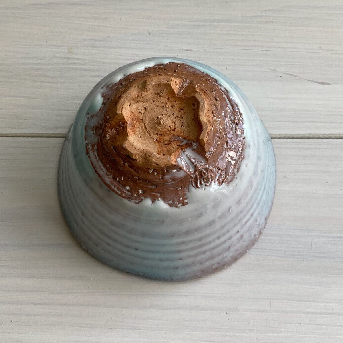 新品未使用☆抹茶茶碗☆桐箱付　月に萩と桜　浅見与し三　作 緑彩抹茶碗（桜高台）【桐箱入】 | 萩焼 窯元 緑栄窯 Ryokuei