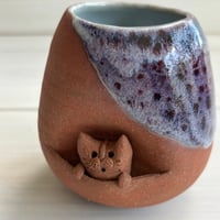 ひょこりハニワニャンコ花入（藤）