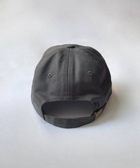 anana　刺繍ロゴ CAP（チャコールグレー×白刺繍）[再販］
