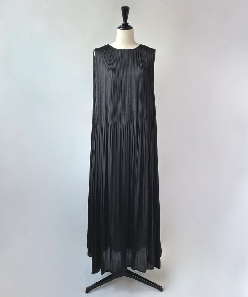 Tomomiさん専用 Neo Anemos サテンプリーツ ショルダータック ワンピース（ブラック