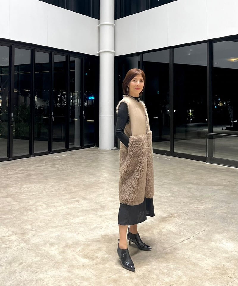 anana リバーシブル カーリーロングジレ（モカベージュ）［再販