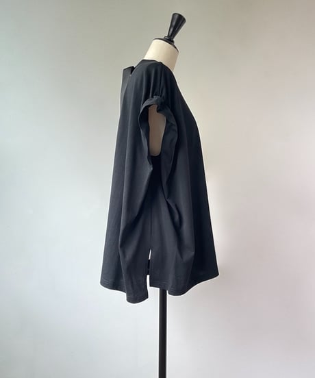 HERENCIA　バックリボン タックスリーブ カットソー（ブラック）